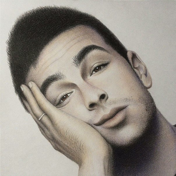 A detailed illustration of a young man resting his chin on his hand, showcasing expressive features reminiscent of celebrity Mario Casas.
