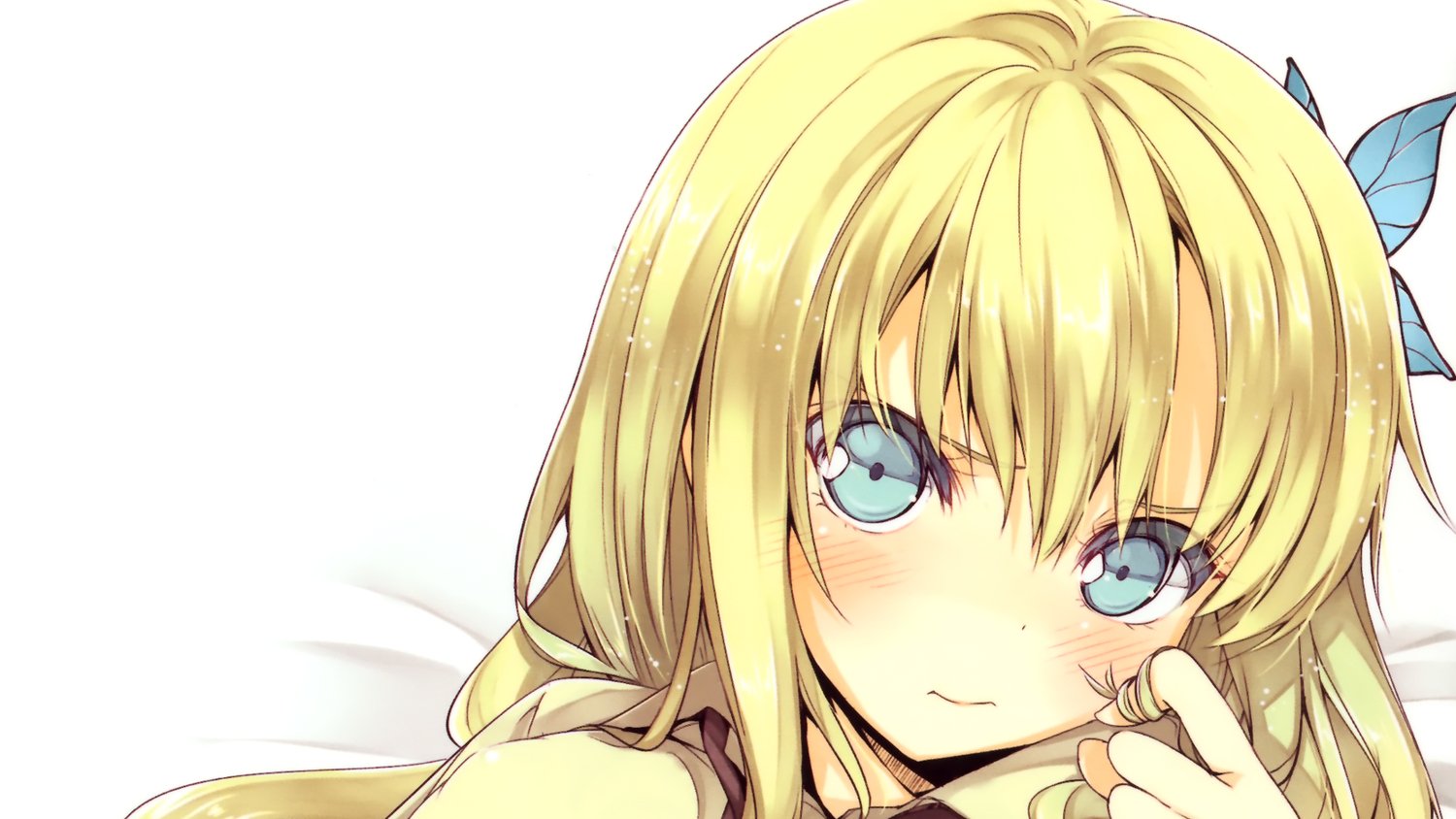 Close-up anime portrait from Boku Wa Tomodachi Ga Sukunai: blonde girl with long hair, blue eyes and a small ribbon, gazing coyly at the viewer.