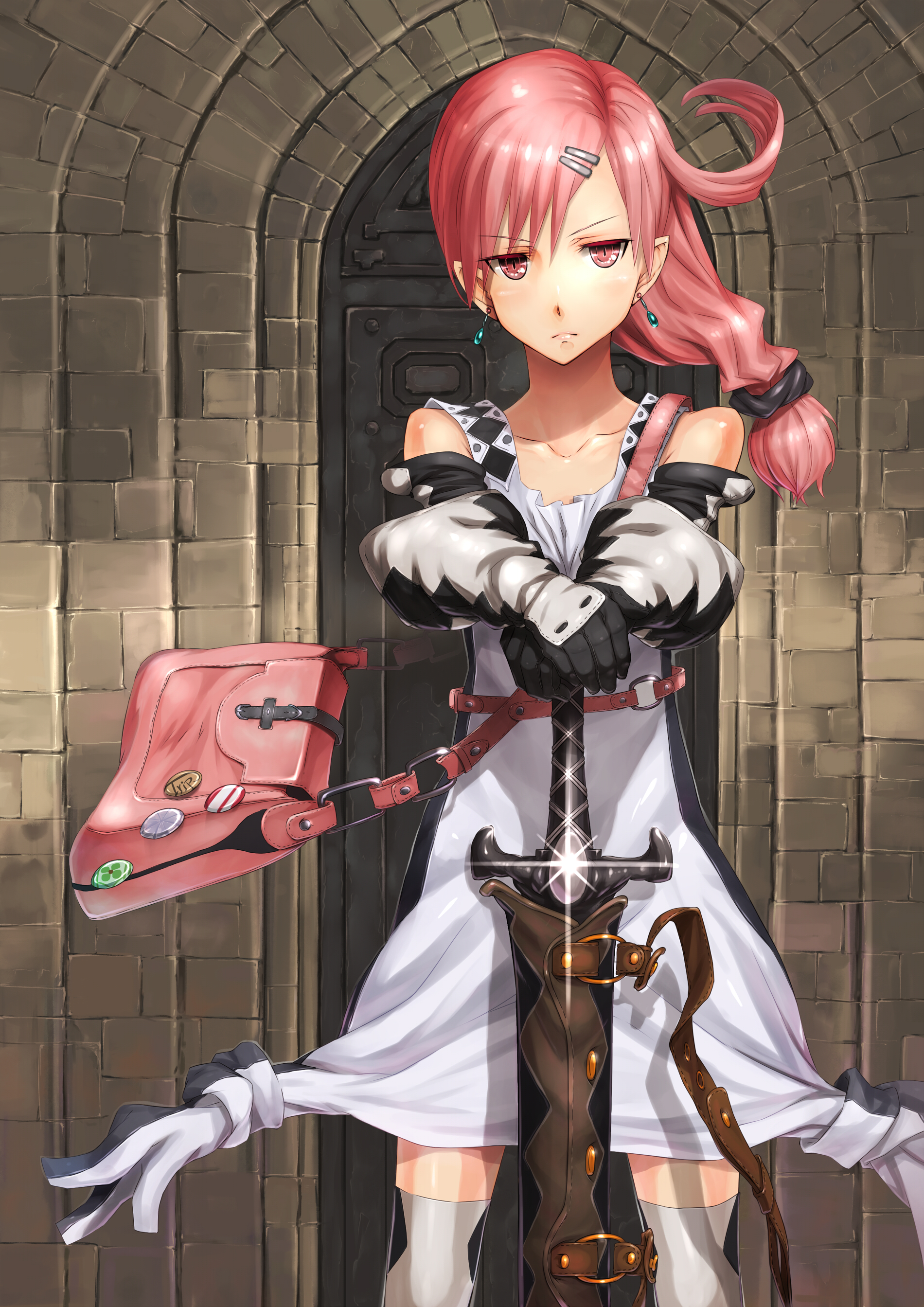 Аниме девушка с розовыми волосами и мечом