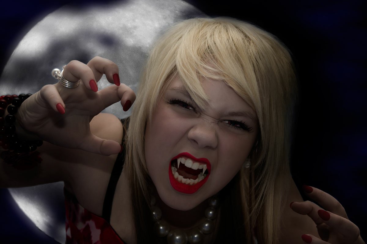Download Fantasy Vampire Art